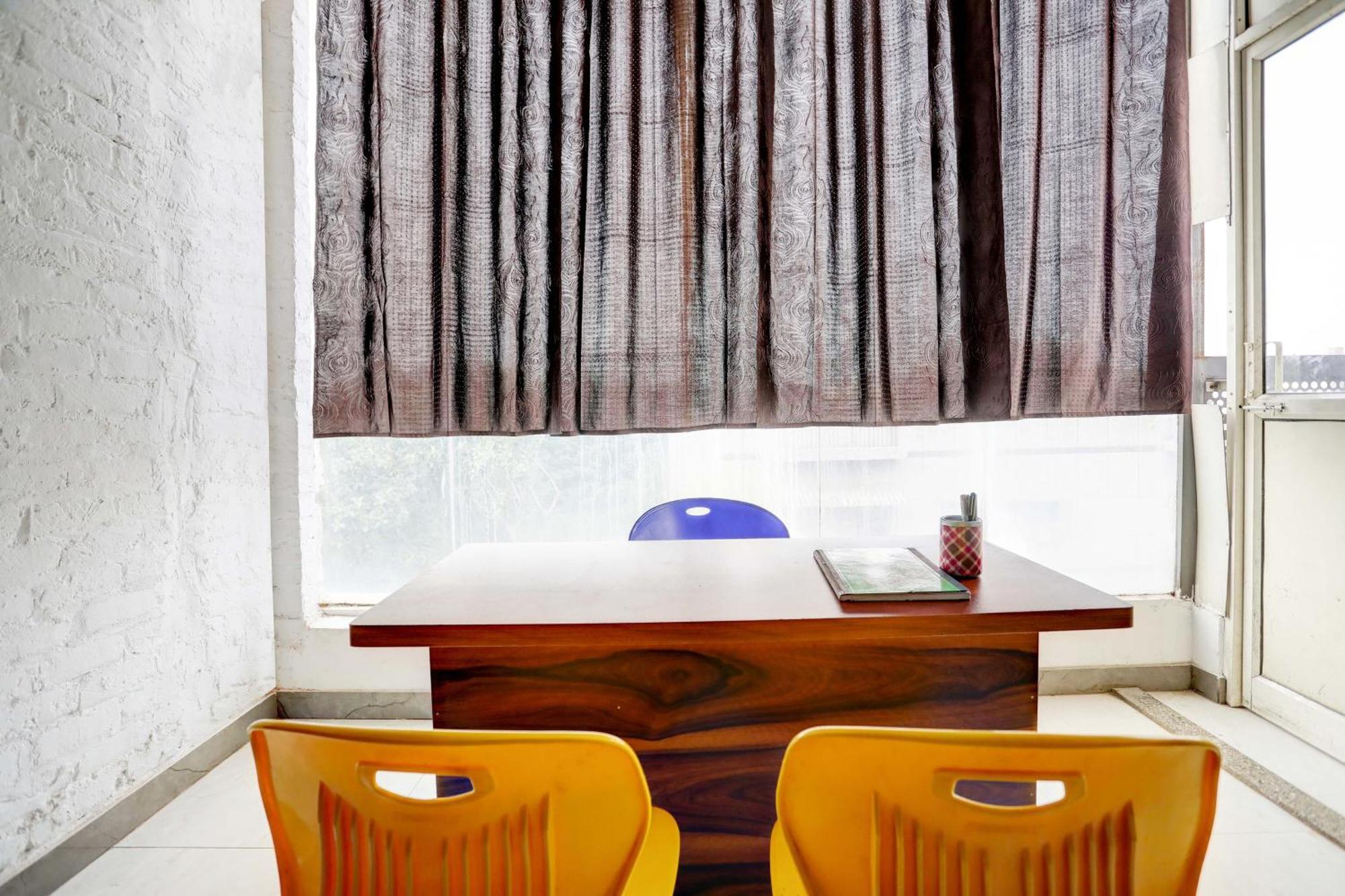 Aashiyana Homes New Delhi Exterior photo